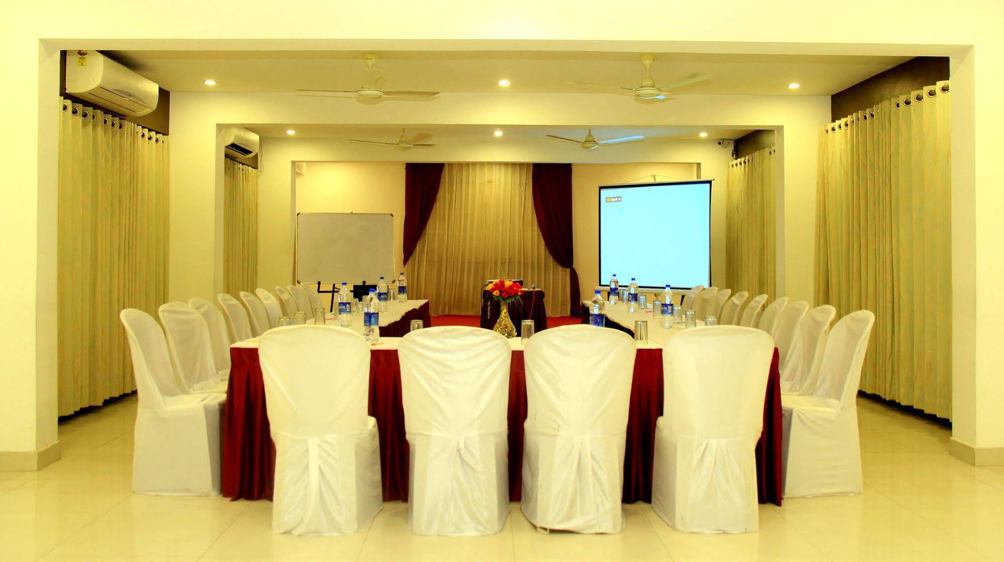 Treebo Flora Inn Nagpur Exterior foto